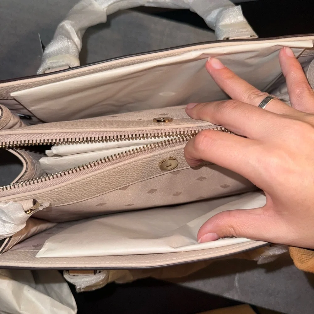 Kate Spade Mulberry Street Lise Purse - Picture 6 of 6